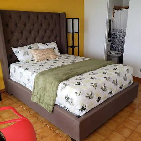 Gorgeous Beach Front Studio With Electricity Water Ac Лукильо Екстериор снимка