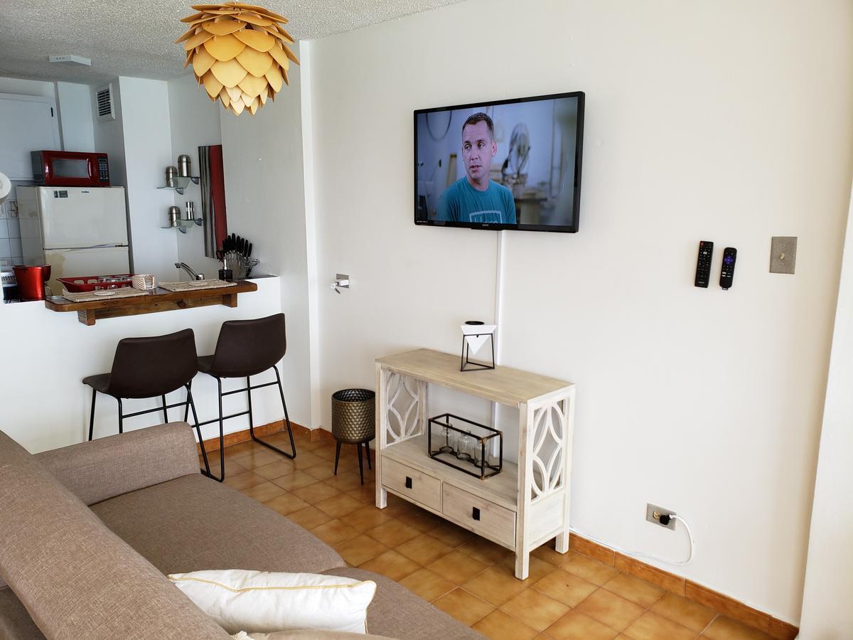 Gorgeous Beach Front Studio With Electricity Water Ac Лукильо Екстериор снимка